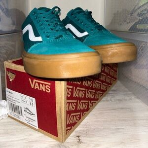 Quetzal Green/Gum